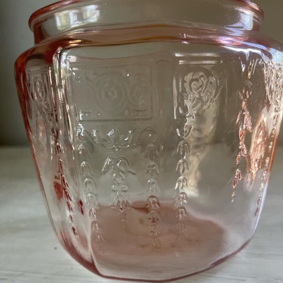 Pink depression glass biscuit jar, collectable cookie jar, Manhattan by Anchor Hocking, beehive design cookie jar, Mothers Day 2024 gift for mom