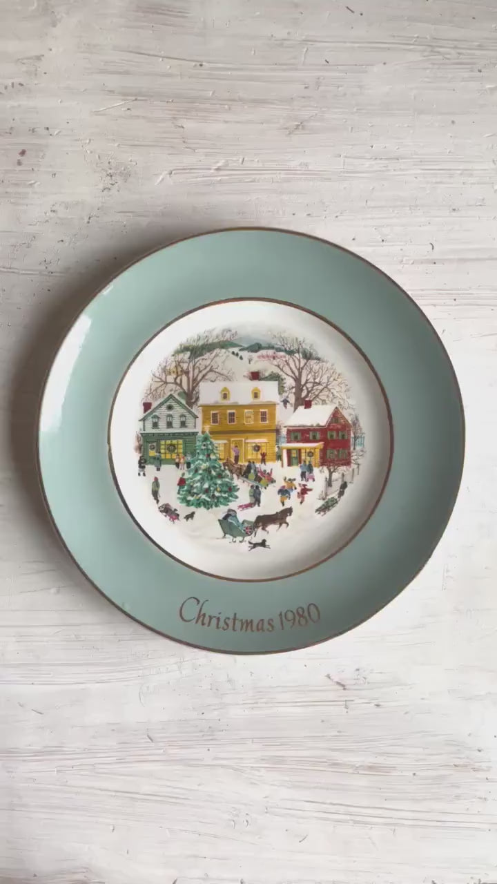 Avon 1980 Christmas Plate | Christmas Plate | Vintage Christmas Dishes | Christmas Plates | Avon Christmas Collector Plate | Collector Plate